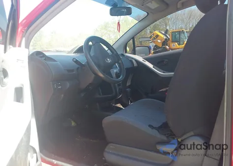 2011 Toyota Yaris z USA, uszkodzony, nr VIN JTDJT4K30B5332648